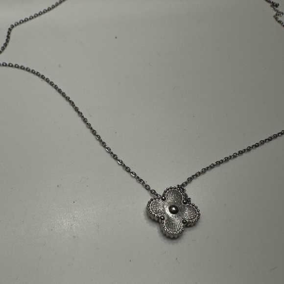 Clover silver necklace - Picture 4 of 8